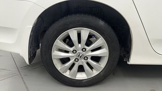 Used 2013 Honda City [2011-2014] 1.5 V MT Petrol Manual tyres RIGHT REAR TYRE RIM VIEW