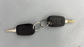 Used 2017 Renault Kwid [2015-2019] 1.0 RXT AMT Petrol Automatic extra CAR KEY VIEW