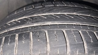 Used 2013 Honda City [2011-2014] 1.5 V MT Petrol Manual tyres RIGHT FRONT TYRE TREAD VIEW