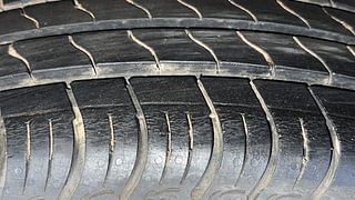 Used 2022 maruti-suzuki S-Presso VXI (O) Petrol Manual tyres RIGHT REAR TYRE TREAD VIEW
