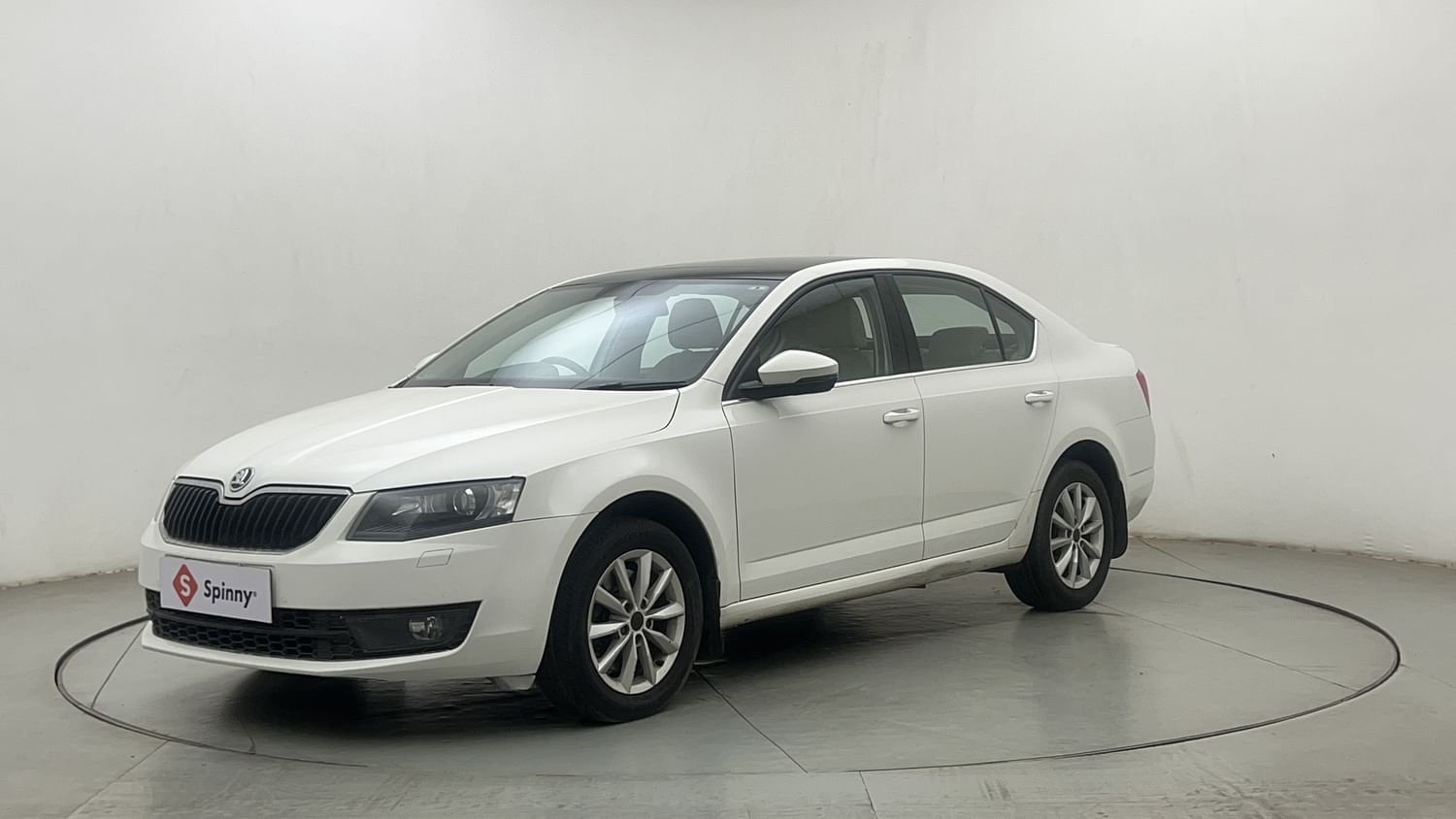 LEFT FRONT CORNER VIEW