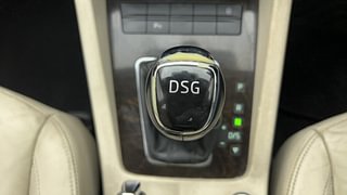 Used 2015 Skoda Octavia [2013-2017] Elegance 1.8 TSI AT Petrol Automatic interior GEAR  KNOB VIEW