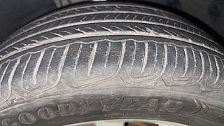 Used 2015 Skoda Octavia [2013-2017] Elegance 1.8 TSI AT Petrol Automatic tyres RIGHT FRONT TYRE TREAD VIEW