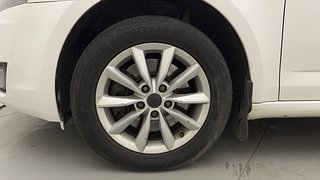 Used 2015 Skoda Octavia [2013-2017] Elegance 1.8 TSI AT Petrol Automatic tyres LEFT FRONT TYRE RIM VIEW