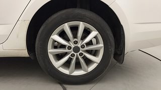 Used 2015 Skoda Octavia [2013-2017] Elegance 1.8 TSI AT Petrol Automatic tyres LEFT REAR TYRE RIM VIEW