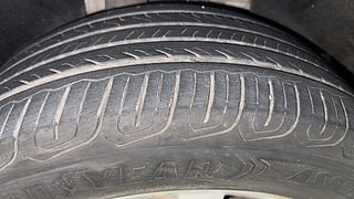 Used 2015 Skoda Octavia [2013-2017] Elegance 1.8 TSI AT Petrol Automatic tyres RIGHT REAR TYRE TREAD VIEW