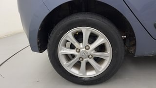 Used 2015 Hyundai Grand i10 [2013-2017] Asta AT 1.2 Kappa VTVT Petrol Automatic tyres RIGHT REAR TYRE RIM VIEW