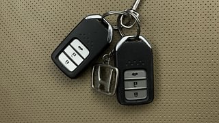 Used 2018 honda City V 4th Gen Petrol Manual extra CAR KEY VIEW