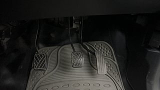 Used 2013 Maruti Suzuki Wagon R 1.0 [2010-2013] LXi CNG Petrol+cng Manual interior PEDALS VIEW