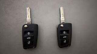 Used 2017 skoda Octavia 1.8L Ambition Plus AT Petrol Automatic extra CAR KEY VIEW