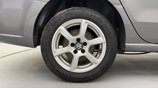 Used 2013 volkswagen Vento 1.6L Highline Petrol Petrol Manual tyres RIGHT REAR TYRE RIM VIEW