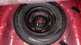 Used 2019 Renault Kwid [2015-2019] 1.0 RXT AMT Opt Petrol Automatic tyres SPARE TYRE VIEW