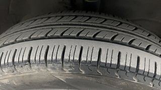 Used 2013 Maruti Suzuki Wagon R 1.0 [2010-2013] LXi CNG Petrol+cng Manual tyres RIGHT FRONT TYRE TREAD VIEW