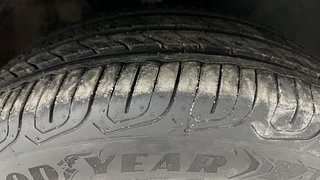 Used 2013 volkswagen Vento 1.6L Highline Petrol Petrol Manual tyres RIGHT FRONT TYRE TREAD VIEW