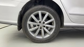 Used 2022 volkswagen Vento Highline Plus 1.0L TSI Petrol AT Petrol Automatic tyres RIGHT REAR TYRE RIM VIEW