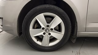 Used 2017 skoda Octavia 1.8L Ambition Plus AT Petrol Automatic tyres LEFT FRONT TYRE RIM VIEW