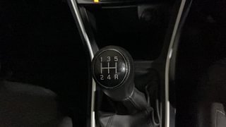 Used 2021 Maruti Suzuki S-Cross Zeta Petrol Manual interior GEAR  KNOB VIEW