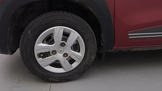 Used 2019 Renault Kwid [2015-2019] 1.0 RXT AMT Opt Petrol Automatic tyres LEFT FRONT TYRE RIM VIEW