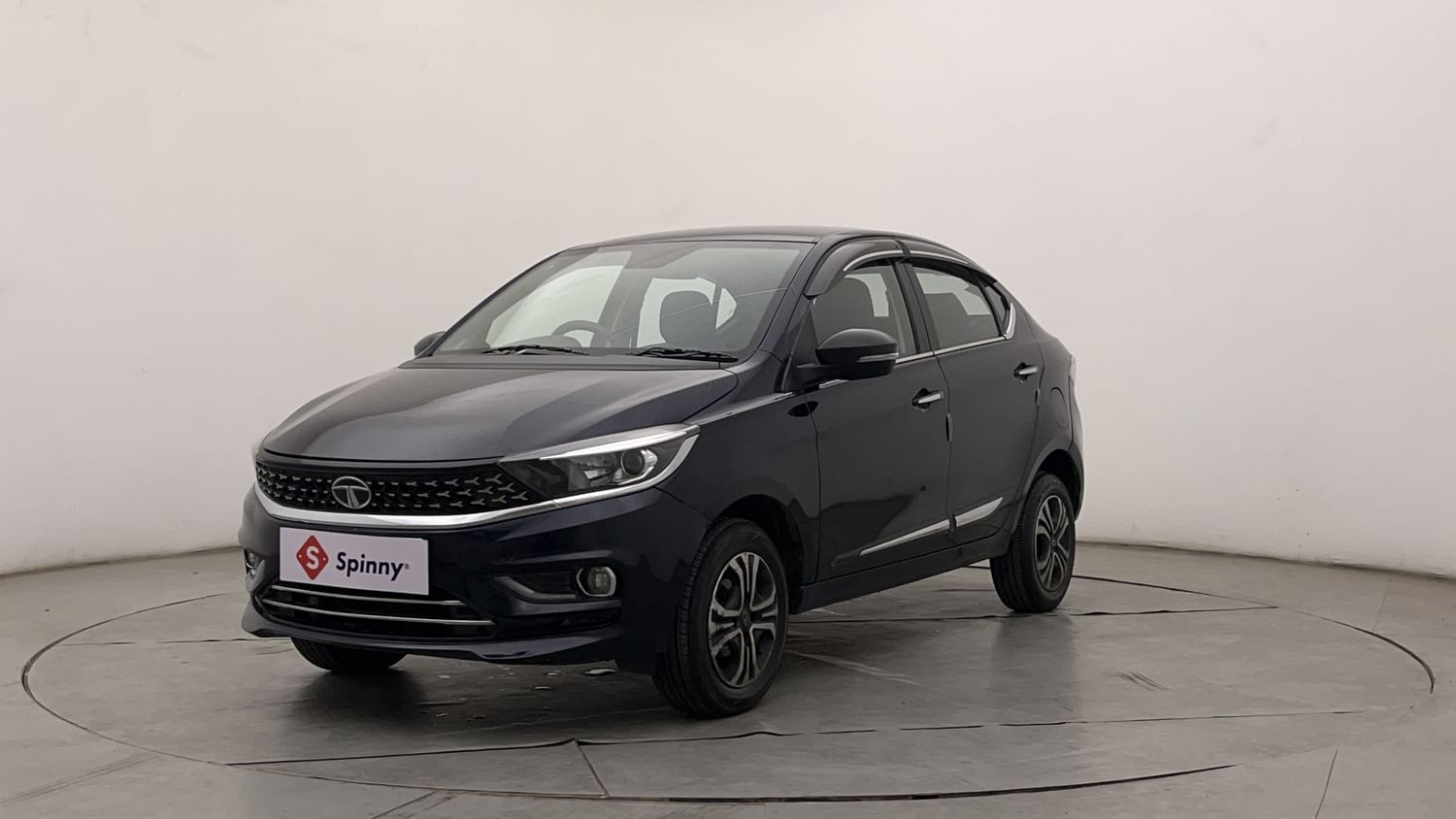 LEFT FRONT CORNER VIEW