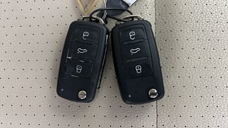 Used 2013 volkswagen Vento 1.6L Highline Petrol Petrol Manual extra CAR KEY VIEW