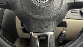 Used 2013 volkswagen Vento 1.6L Highline Petrol Petrol Manual top_features Airbags