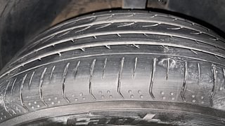 Used 2018 Hyundai Tucson [2016-2020] GLS 2WD AT Petrol Petrol Automatic tyres RIGHT FRONT TYRE TREAD VIEW