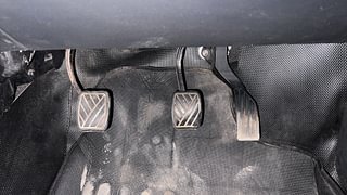 Used 2014 Maruti Suzuki Ritz Vxi BS-IV Petrol Manual interior PEDALS VIEW
