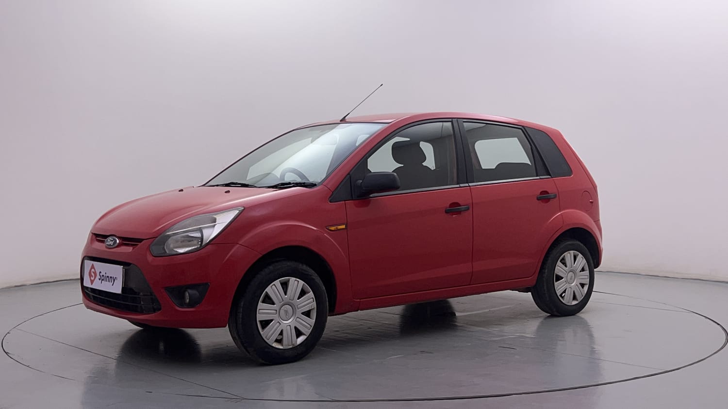 LEFT FRONT CORNER VIEW