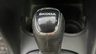 Used 2017 Skoda Rapid new [2016-2020] Style Petrol AT Petrol Automatic interior GEAR  KNOB VIEW