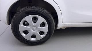 Used 2014 Maruti Suzuki Ritz Vxi BS-IV Petrol Manual tyres RIGHT REAR TYRE RIM VIEW