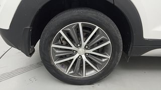 Used 2018 Hyundai Tucson [2016-2020] GLS 2WD AT Petrol Petrol Automatic tyres RIGHT REAR TYRE RIM VIEW