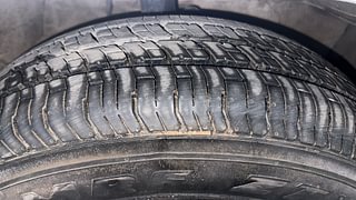 Used 2014 Maruti Suzuki Ritz Vxi BS-IV Petrol Manual tyres RIGHT FRONT TYRE TREAD VIEW