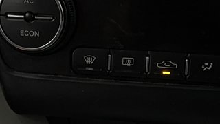 Used 2019 Tata Tiago [2018-2020] XZA+ AMT Petrol Automatic top_features Rear defogger