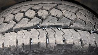 Used 2016 Renault Duster [2015-2019] 85 PS RXZ 4X2 MT Diesel Manual tyres LEFT REAR TYRE TREAD VIEW