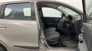 Used 2018 Datsun GO [2014-2019] T Petrol Manual interior RIGHT SIDE FRONT DOOR CABIN VIEW