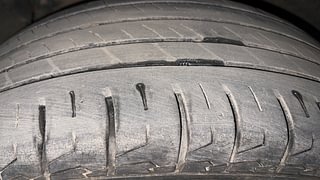Used 2016 Renault Duster [2015-2019] 85 PS RXZ 4X2 MT Diesel Manual tyres LEFT FRONT TYRE TREAD VIEW