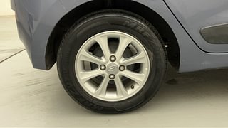 Used 2015 Hyundai Grand i10 [2013-2017] Asta AT 1.2 Kappa VTVT Petrol Automatic tyres RIGHT REAR TYRE RIM VIEW