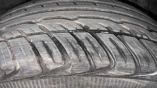 Used 2016 Renault Duster [2015-2019] 85 PS RXZ 4X2 MT Diesel Manual tyres RIGHT REAR TYRE TREAD VIEW