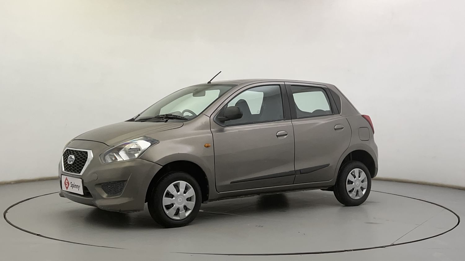 LEFT FRONT CORNER VIEW