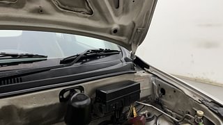 Used 2015 Maruti Suzuki Alto 800 [2012-2016] Lxi Petrol Manual engine ENGINE LEFT SIDE HINGE & APRON VIEW