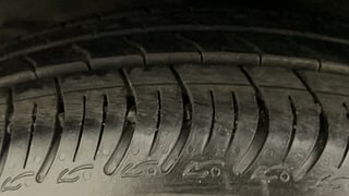 Used 2015 Hyundai Grand i10 [2013-2017] Asta AT 1.2 Kappa VTVT Petrol Automatic tyres RIGHT REAR TYRE TREAD VIEW