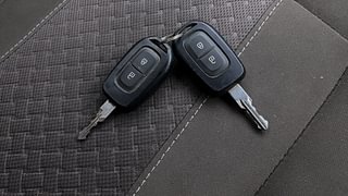 Used 2016 Renault Duster [2015-2019] 85 PS RXZ 4X2 MT Diesel Manual extra CAR KEY VIEW