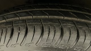 Used 2015 Hyundai Grand i10 [2013-2017] Asta AT 1.2 Kappa VTVT Petrol Automatic tyres RIGHT FRONT TYRE TREAD VIEW