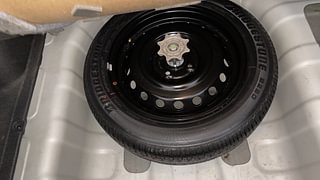 Used 2015 Hyundai Xcent SX AT (O) Petrol Petrol Automatic tyres SPARE TYRE VIEW