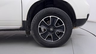 Used 2016 Renault Duster [2015-2019] 85 PS RXZ 4X2 MT Diesel Manual tyres RIGHT FRONT TYRE RIM VIEW