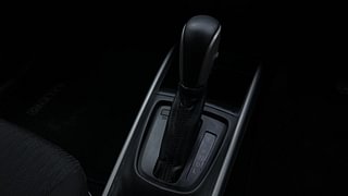 Used 2016 Maruti Suzuki Baleno [2015-2019] Zeta AT Petrol Petrol Automatic interior GEAR  KNOB VIEW