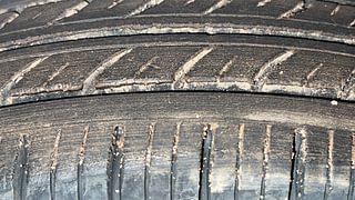 Used 2015 Maruti Suzuki Alto 800 [2012-2016] Lxi Petrol Manual tyres RIGHT REAR TYRE TREAD VIEW