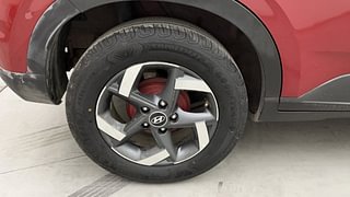 Used 2020 Hyundai Venue [2019-2022] SX Plus 1.0 Turbo DCT Petrol Automatic tyres RIGHT REAR TYRE RIM VIEW