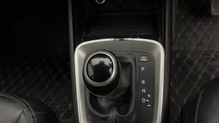 Used 2020 Hyundai Venue [2019-2022] SX Plus 1.0 Turbo DCT Petrol Automatic interior GEAR  KNOB VIEW