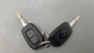 Used 2021 renault Kwid 1.0 RXT Opt Petrol Manual extra CAR KEY VIEW